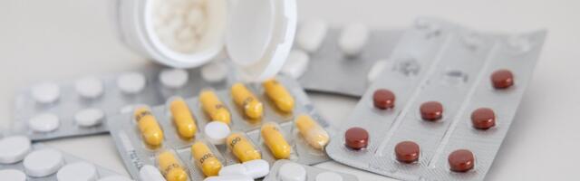 Riigikogu sotsiaalkomisjon algatas eelnõu, mis võimaldab tervishoiutöötajal endale ise retseptiravimeid välja kirjutada