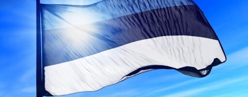 У четвер національні прапори Естонії розгортаються як вираз миру і європейської єдності.