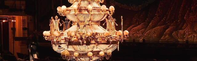 „The Phantom of the Opera“ kuulus lühter kaalub üle tonni