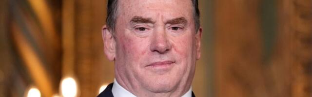 Ootamatult kaotas töökoha USA mereväeminister