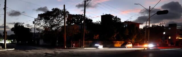 Kuuba elektrivõrk varises täna täielikult kokku, kümme miljonit on elektrita