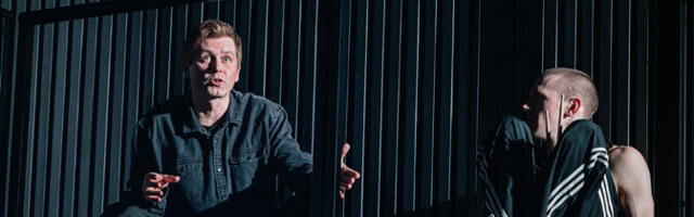 Tallinna linnateatris jõuab publiku ette Marta Aliide Jakovski lavastus "Sinisilmsed"