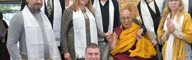Urmas Sutrop avab India-visiidi tagamaid: dalai-laamaga kohtudes olid delegatsiooni liikmed kained