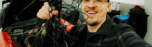 FOTOD | Metsakutsu putitab oma hiljuti soetatud Porschet. Auto eest käis ta välja viiekohalise summa