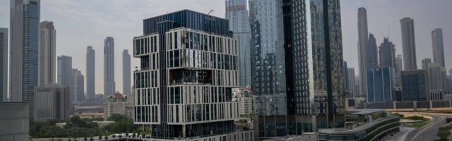 Dubais raketirünnakuid filminud Briti turisti süüdistatakse küberkuriteos