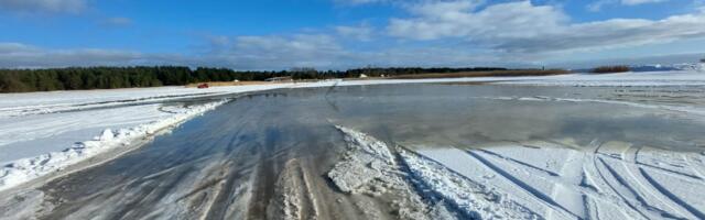 Piltuudis: Haapsalu-Noarootsi omatekkeline jäätee on osaliselt veega kaetud