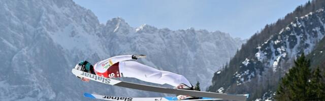 VIDEO | Sloveenia suusahüppaja kukkus Planica lennumäel raskelt