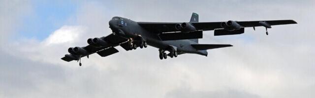 Californias kukkus alla pommitaja B-52