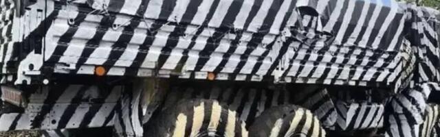 Kas sebratriibud Vene armee veokitel ajavad kõige ohtlikumatel Ukraina droonidel tehisaru hulluks?