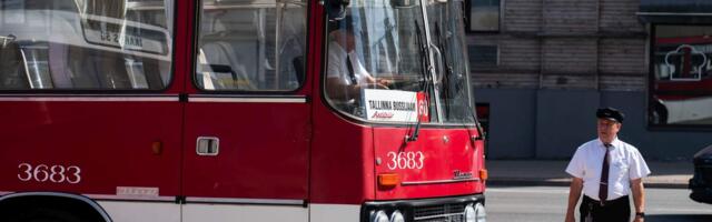 Tallinna-Tartu ekspressliin tähistab 55. aastapäeva ajalooliste bussidega Tartu linna päeval
