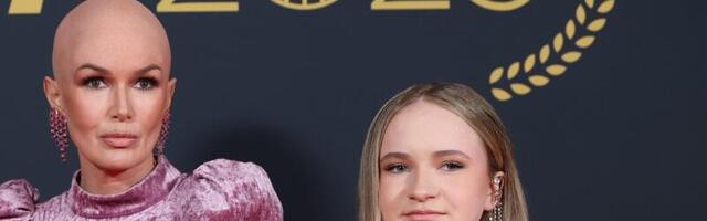 ВІДЕО | Продюсер Тріін Лухатс спробувала привернути увагу на церемонії премії EFTA зі стрункою головою - я хотіла зрозуміти, як це відчувається.