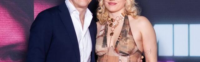 Uus kuum paar? Jan Uuspõld käib käsikäes ringi noore koomikuga_ õnnetuks Liisel mind ei tee