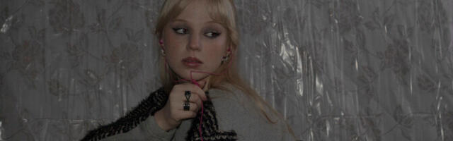 Nädala album. Maria Kallastu ühtedest ja nullidest koosnev kurbpidu