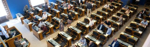 Riigikogu võttis vastu vägivallatsejate viibimiskeeldu pikendava seaduse