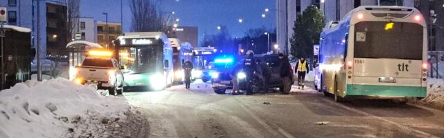 Mustamäel sai viga bussi tagant teele jooksnud laps. Kohalike sõnul oli see õnnetus vaid aja küsimus