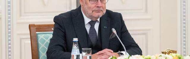 Alar Karis kaitses teaduskraadi Minskis. Ametlikest eestikeelsetest elulugudest seda fakti ei leia