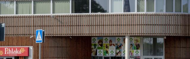 У ПІДЗЕМНІЙ ПАРКІНГУ? | Жінка пішла в магазин у Віймсі і залишилася там сама за закритим замком.