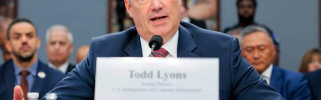 Illegaalseid immigrante jälitava Ühendriikide jõuameti juht lahkub ametist